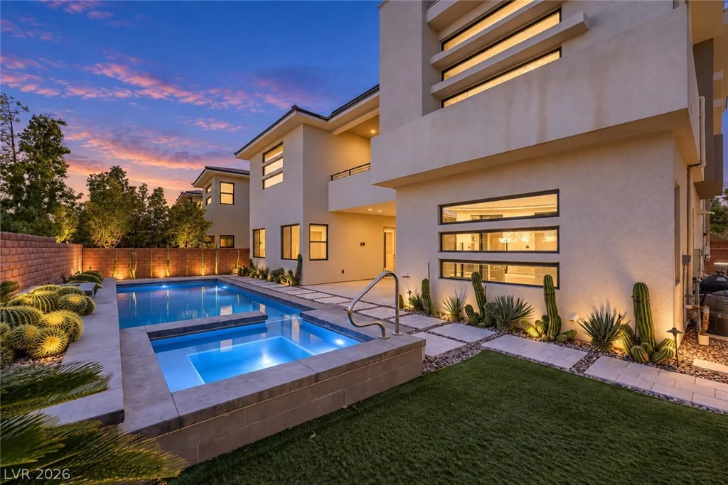 70 Grey Feather, Las Vegas, NV 89135