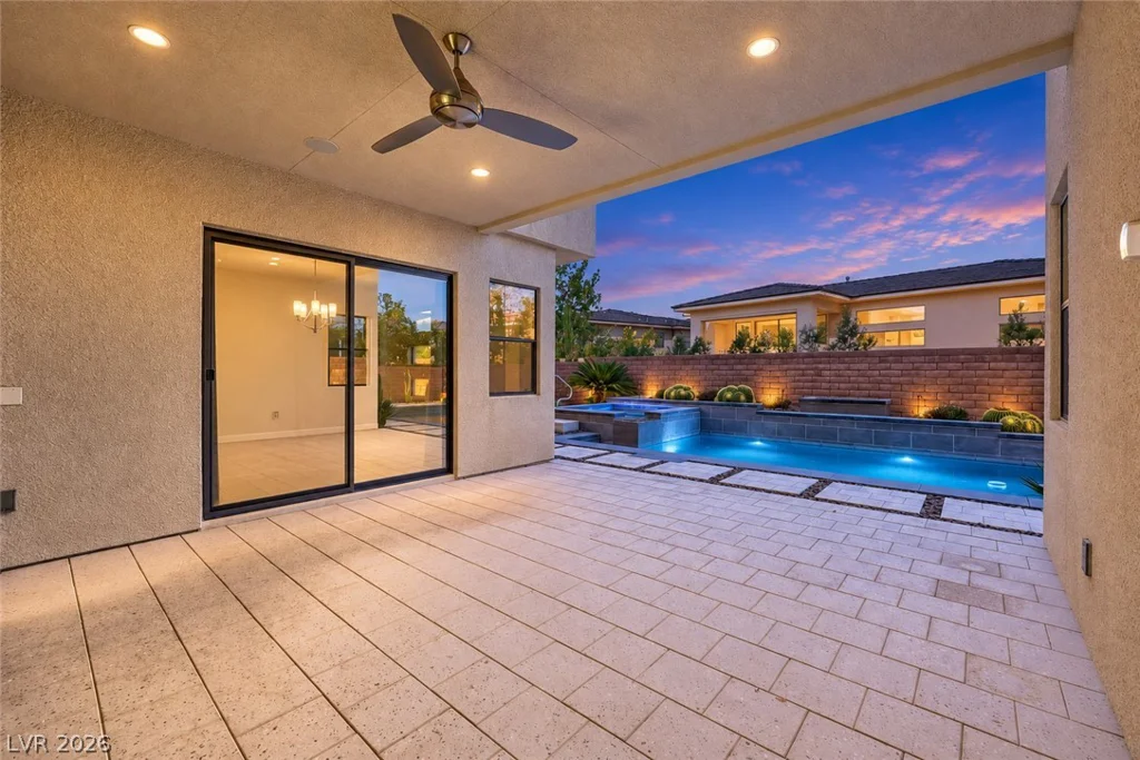 70 Grey Feather, Las Vegas, NV 89135