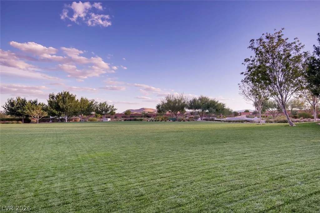 70 Grey Feather, Las Vegas, NV 89135
