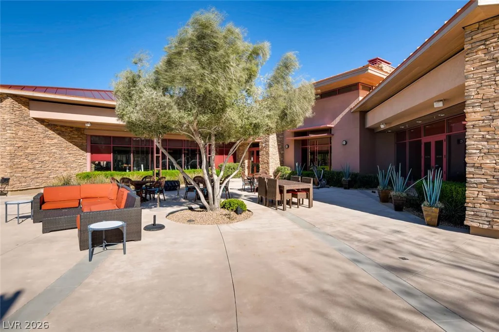 70 Grey Feather, Las Vegas, NV 89135