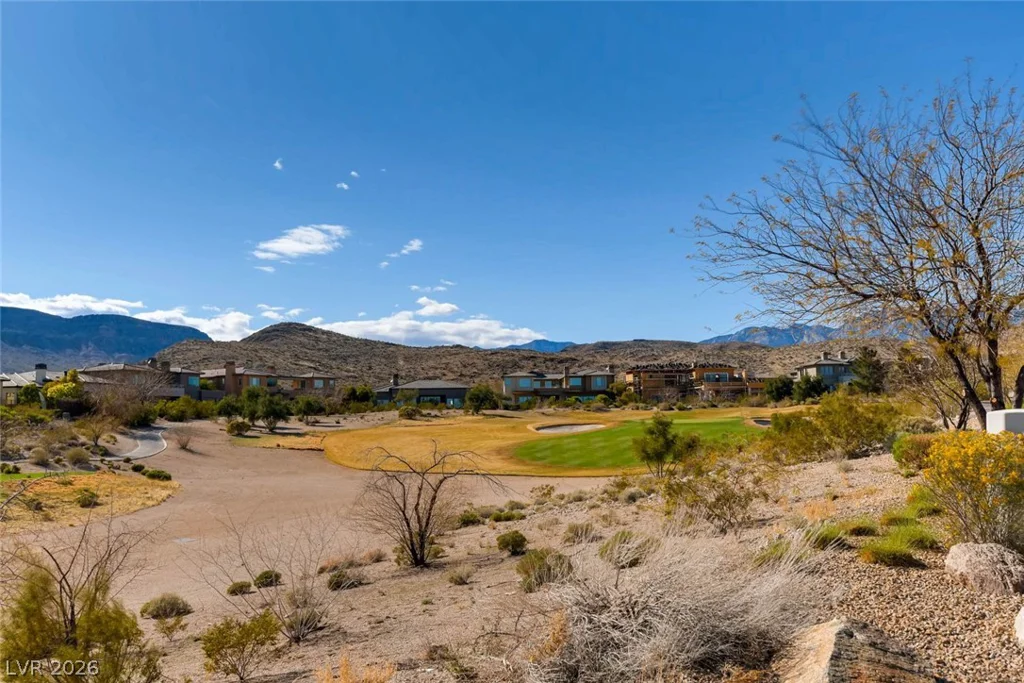 70 Grey Feather, Las Vegas, NV 89135