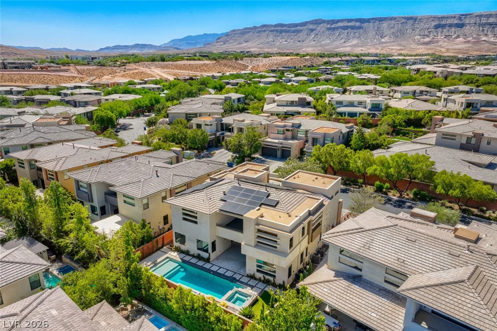 70 Grey Feather, Las Vegas, NV 89135