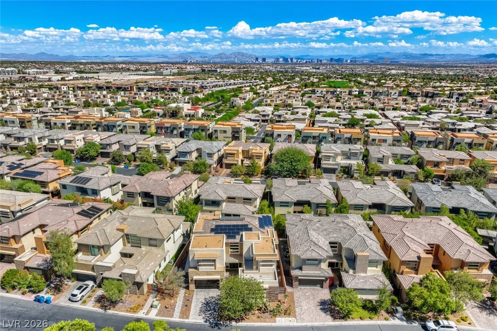 70 Grey Feather, Las Vegas, NV 89135