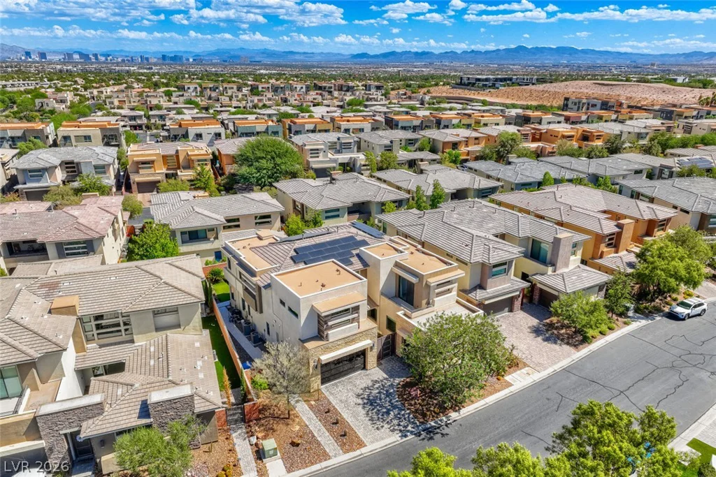 70 Grey Feather, Las Vegas, NV 89135