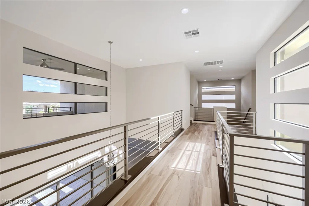 70 Grey Feather, Las Vegas, NV 89135