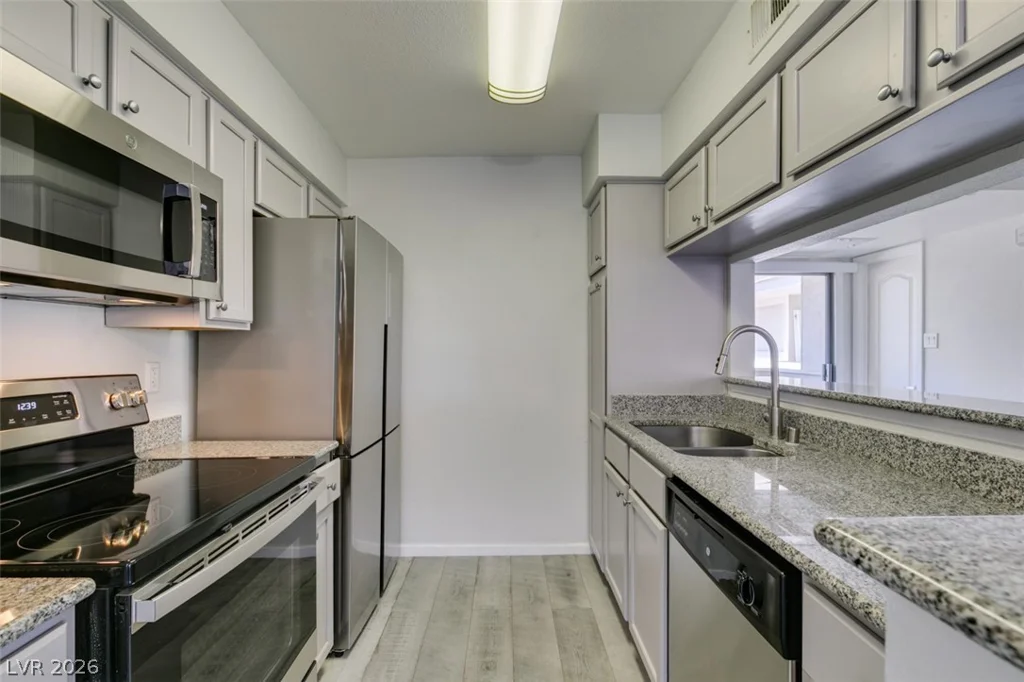 714 Oakmont, Las Vegas, NV 89109
