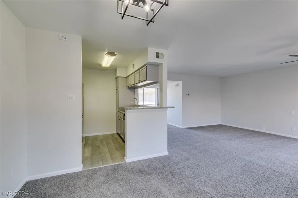 714 Oakmont, Las Vegas, NV 89109