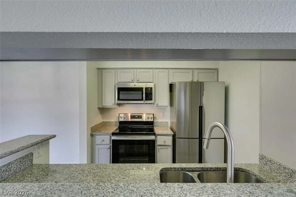 714 Oakmont, Las Vegas, NV 89109