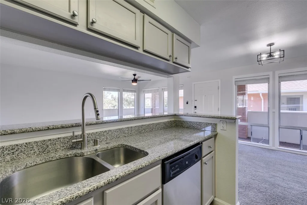 714 Oakmont, Las Vegas, NV 89109