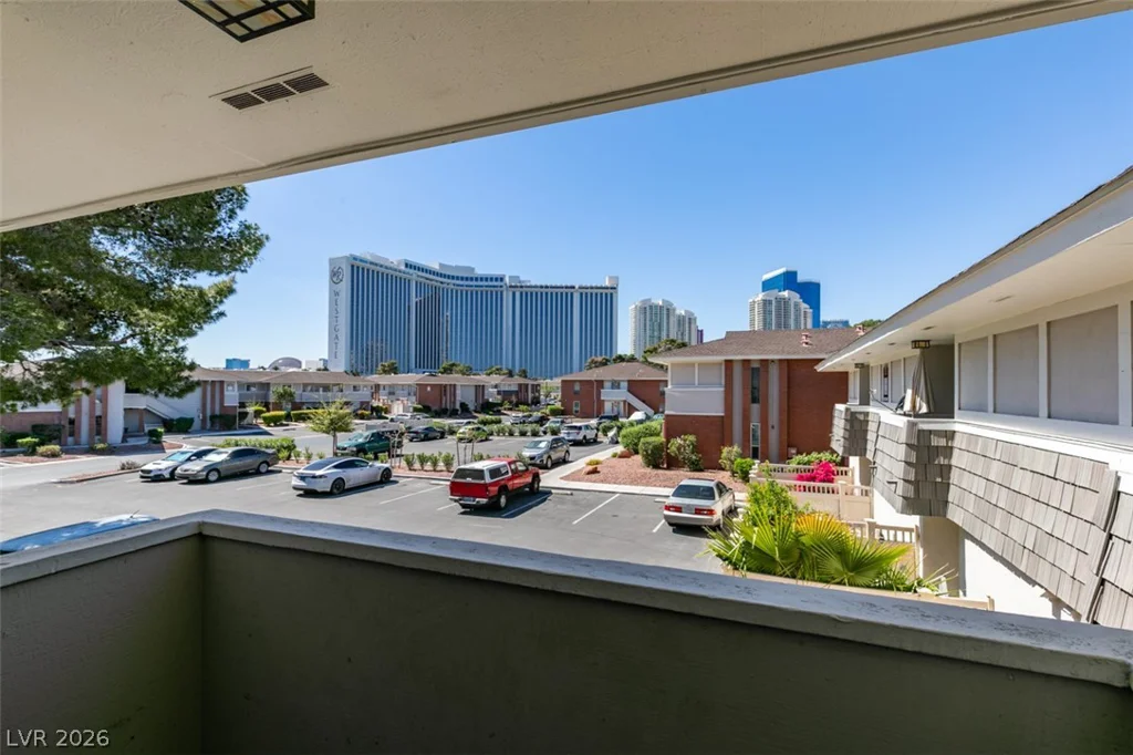 714 Oakmont, Las Vegas, NV 89109