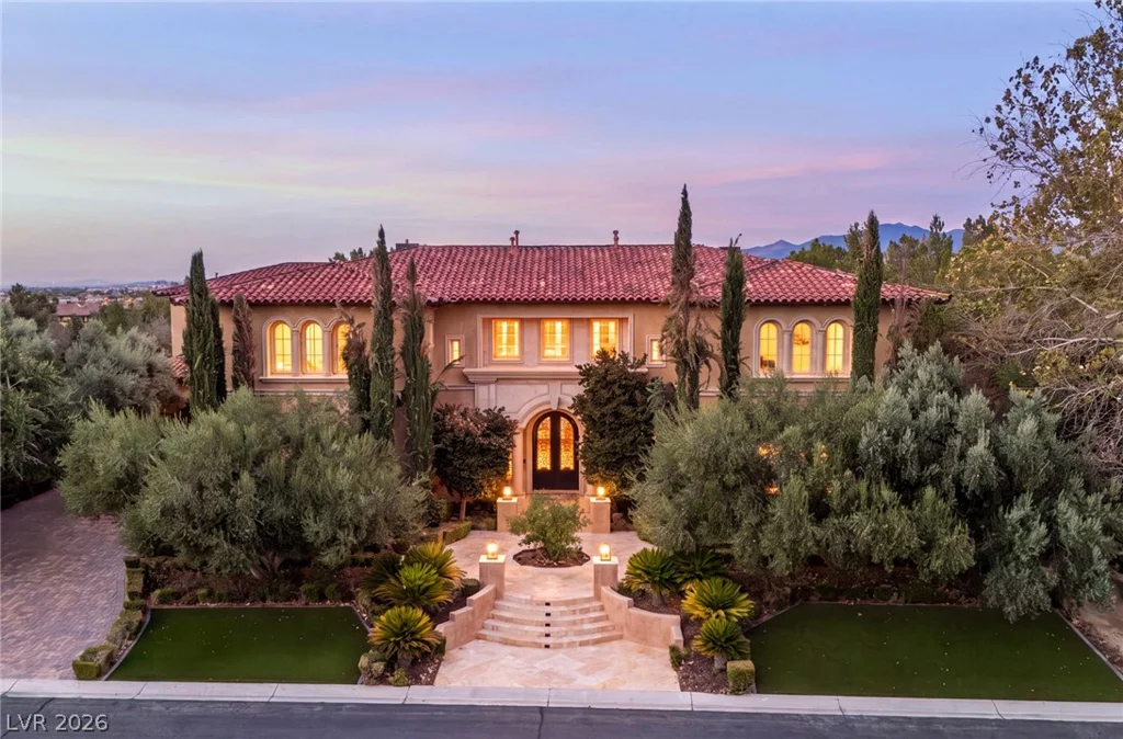 30 Augusta Canyon, Las Vegas, NV 89141