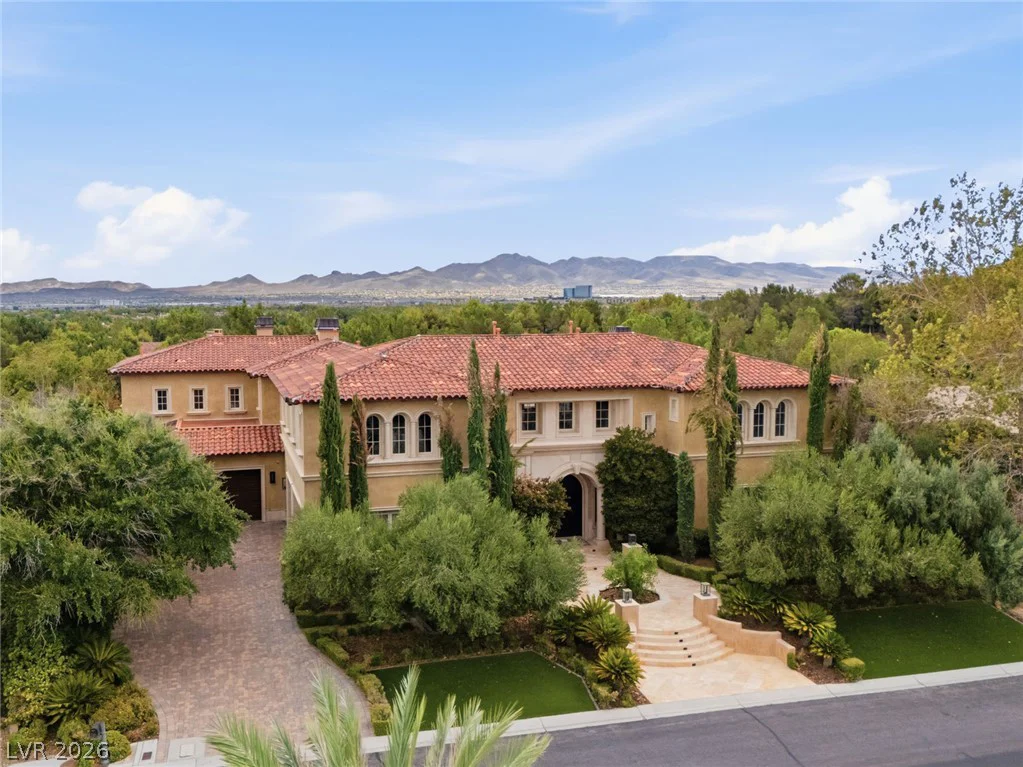 30 Augusta Canyon, Las Vegas, NV 89141