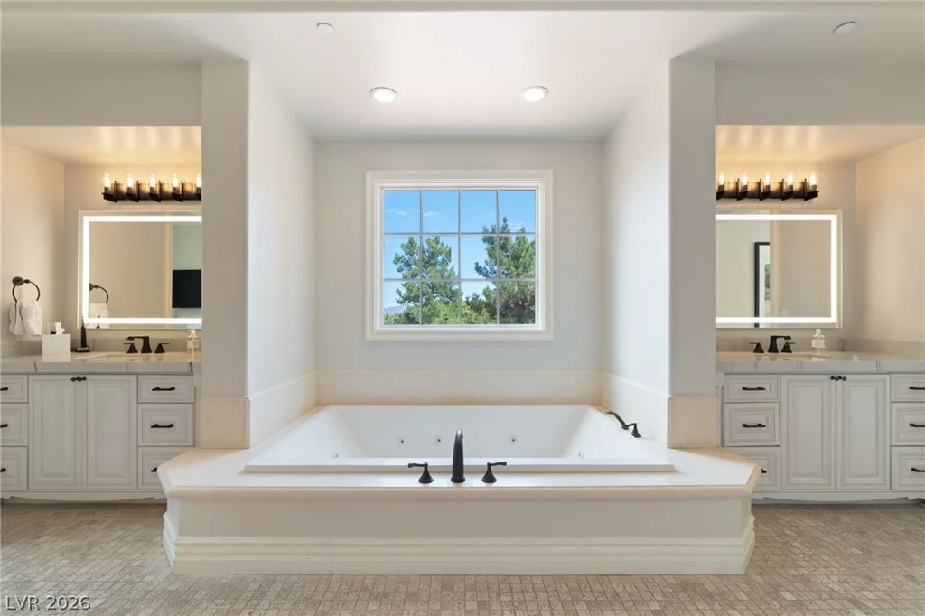 30 Augusta Canyon, Las Vegas, NV 89141