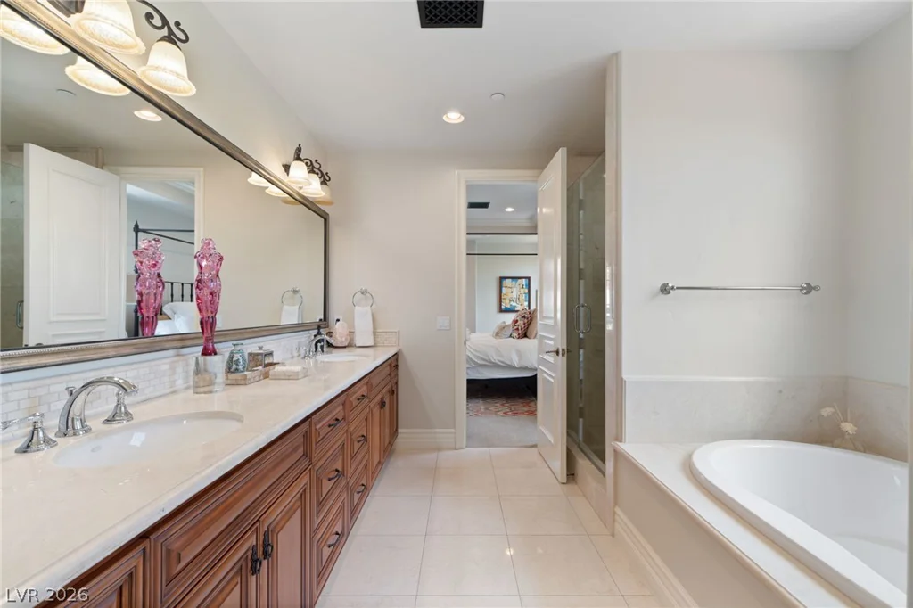 30 Augusta Canyon, Las Vegas, NV 89141