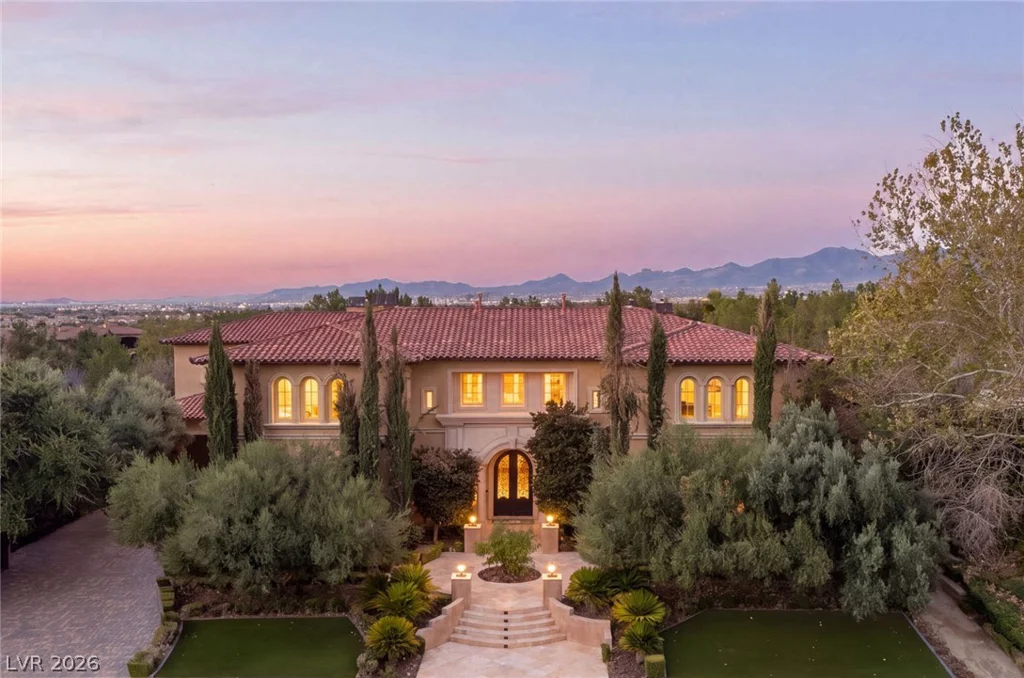 30 Augusta Canyon, Las Vegas, NV 89141
