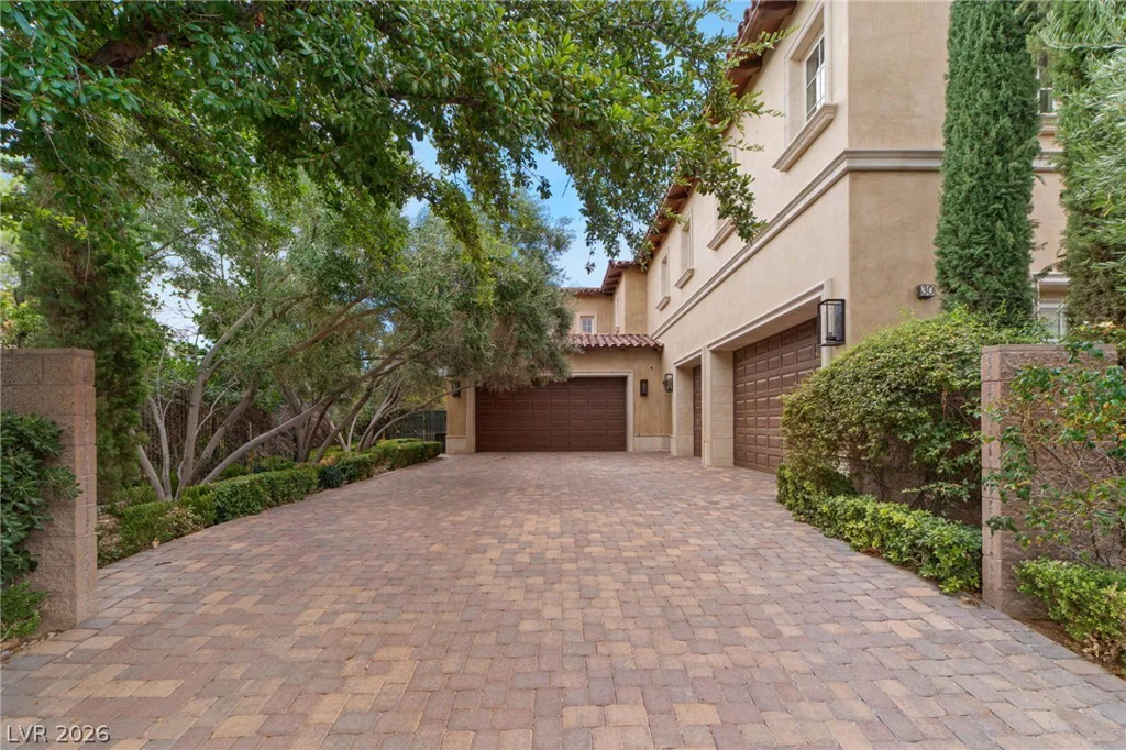 30 Augusta Canyon, Las Vegas, NV 89141