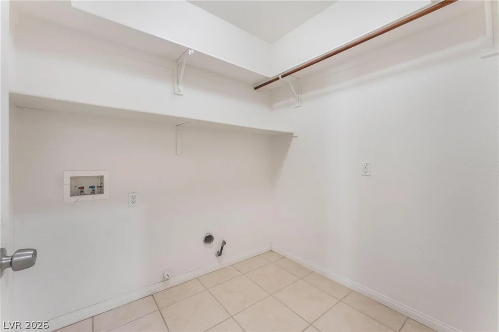 8901 Goldstone, Las Vegas, NV 89143