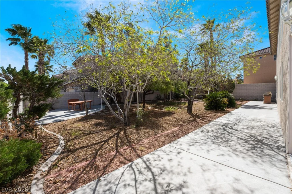 8901 Goldstone, Las Vegas, NV 89143