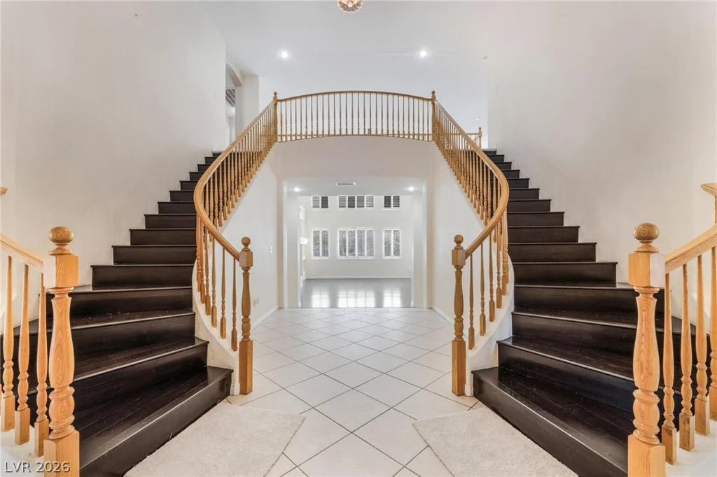 8901 Goldstone, Las Vegas, NV 89143