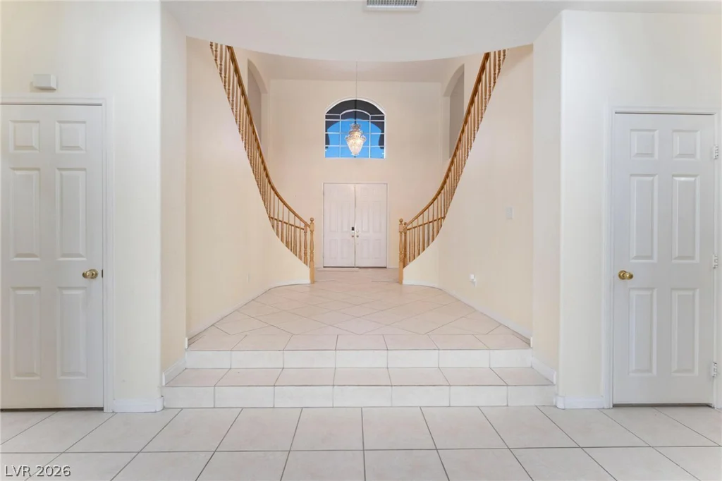 8901 Goldstone, Las Vegas, NV 89143