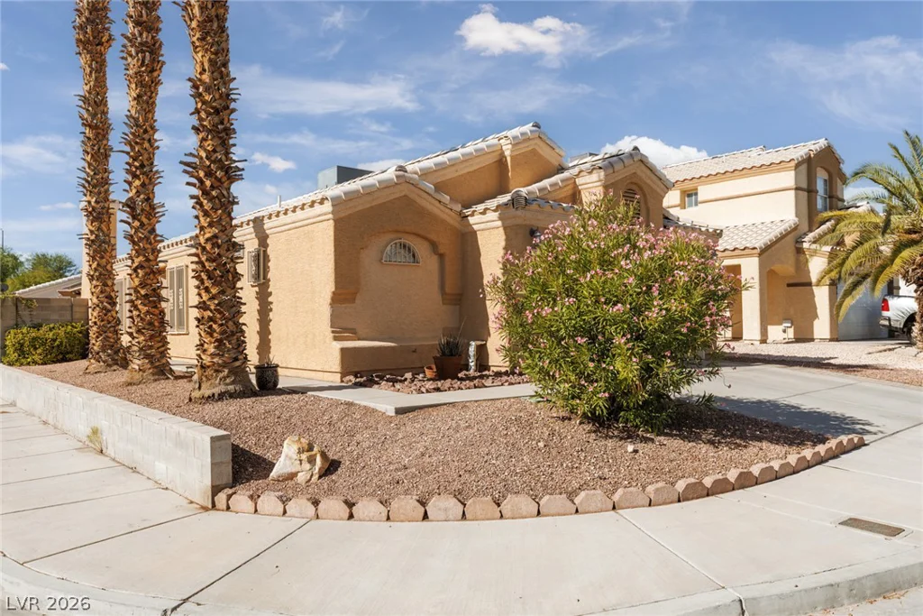 8301 Hydra, Las Vegas, NV 89128
