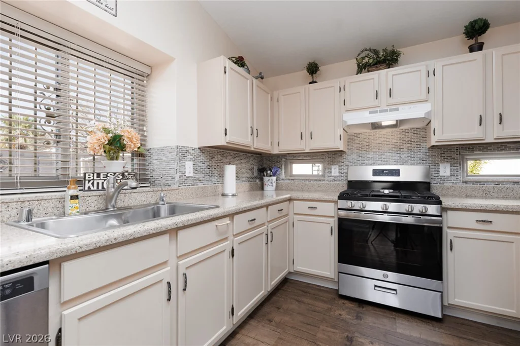 8301 Hydra, Las Vegas, NV 89128