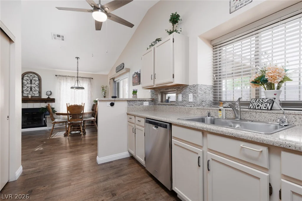 8301 Hydra, Las Vegas, NV 89128