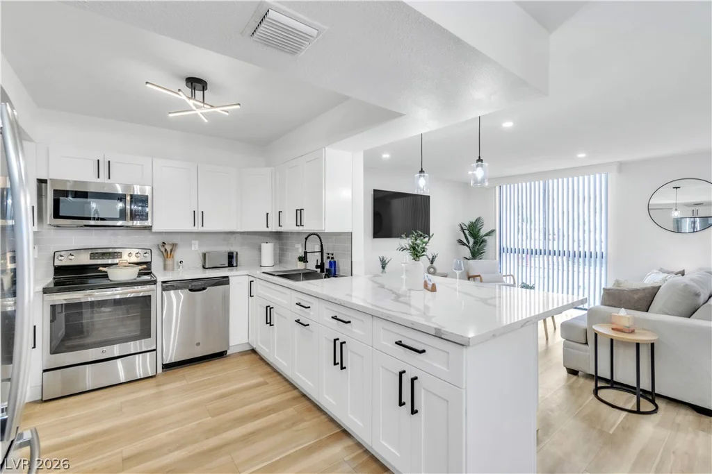 3930 University Center, Las Vegas, NV 89119