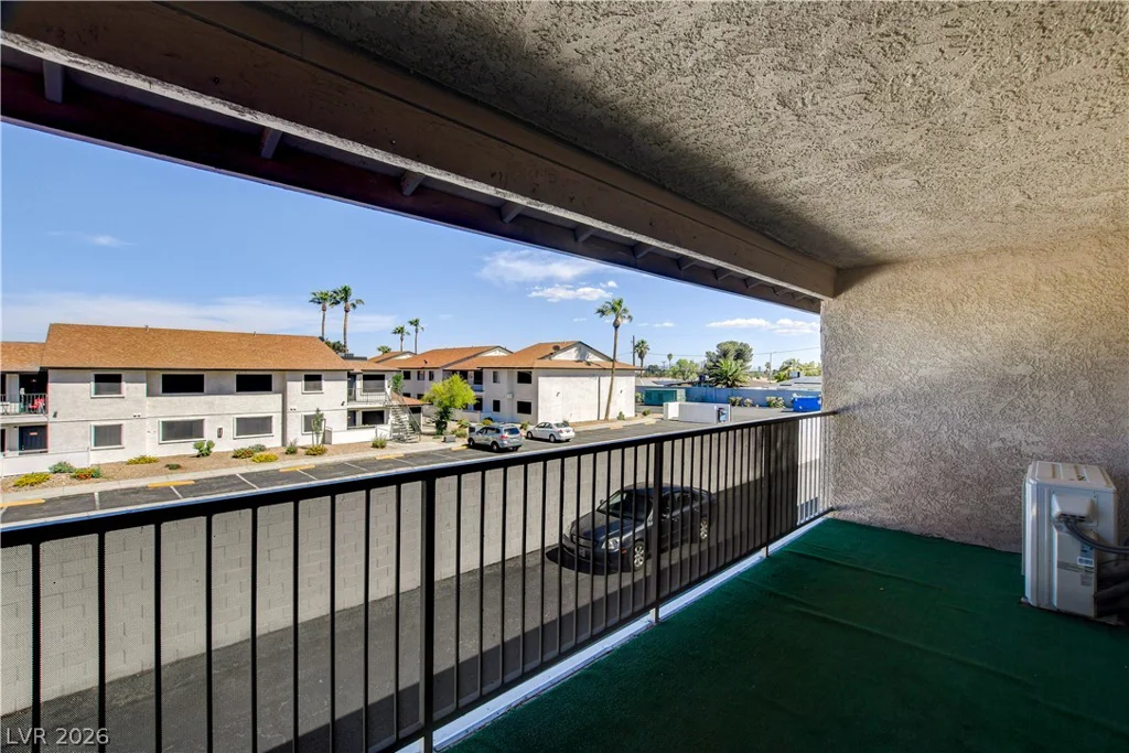 100 Crestline, Las Vegas, NV 89107
