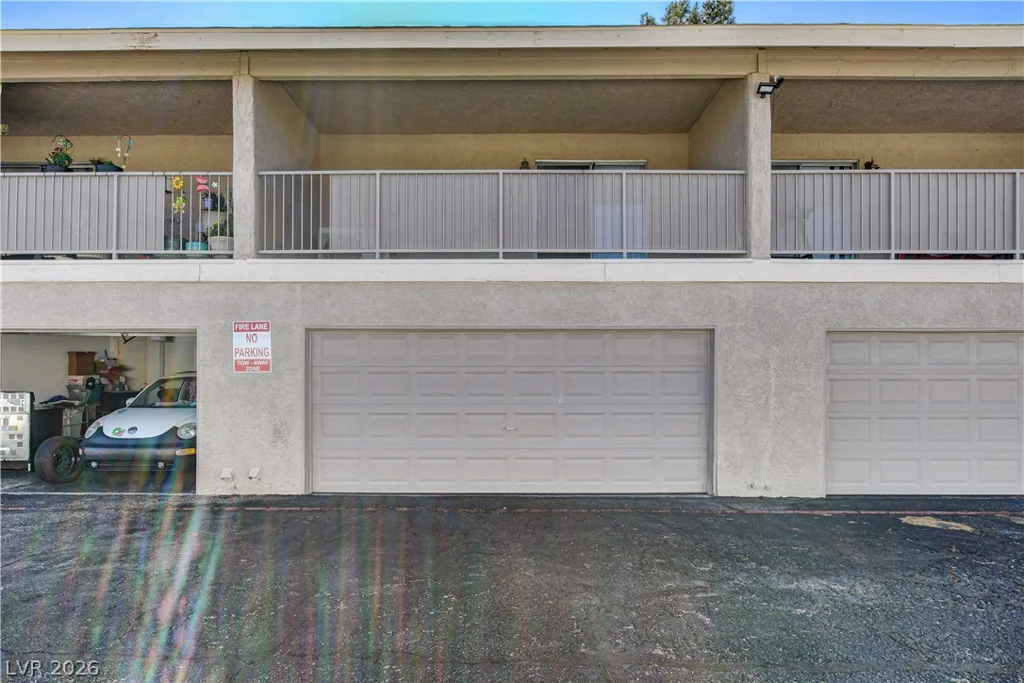 100 Crestline, Las Vegas, NV 89107