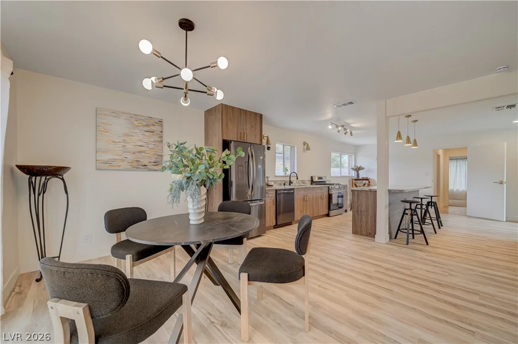 2101 Santiago, Las Vegas, NV 89104