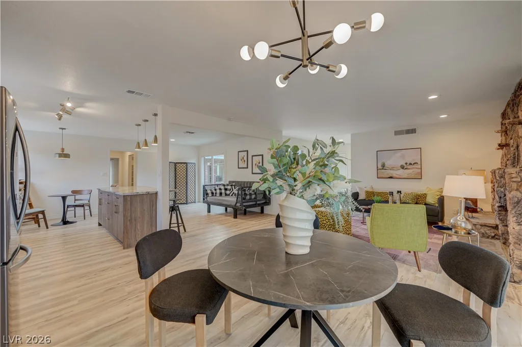 2101 Santiago, Las Vegas, NV 89104