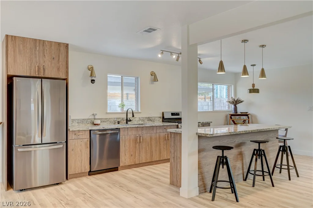 2101 Santiago, Las Vegas, NV 89104