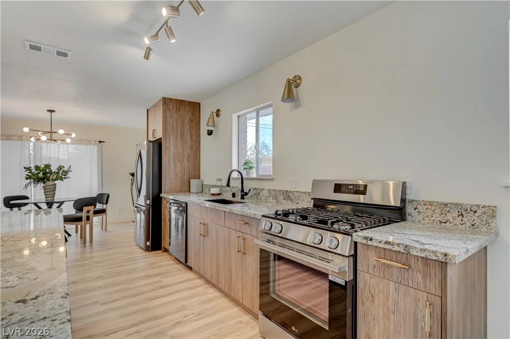 2101 Santiago, Las Vegas, NV 89104