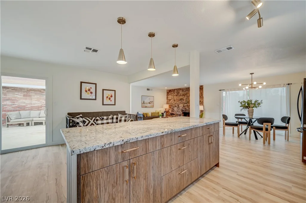 2101 Santiago, Las Vegas, NV 89104