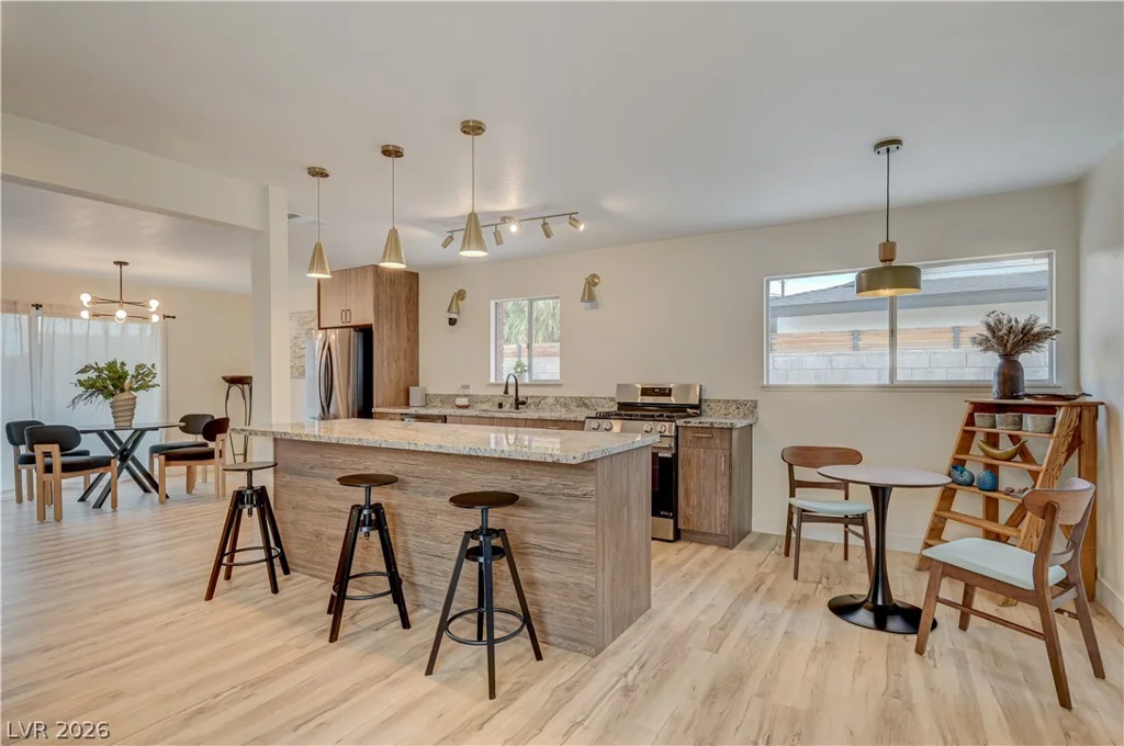 2101 Santiago, Las Vegas, NV 89104