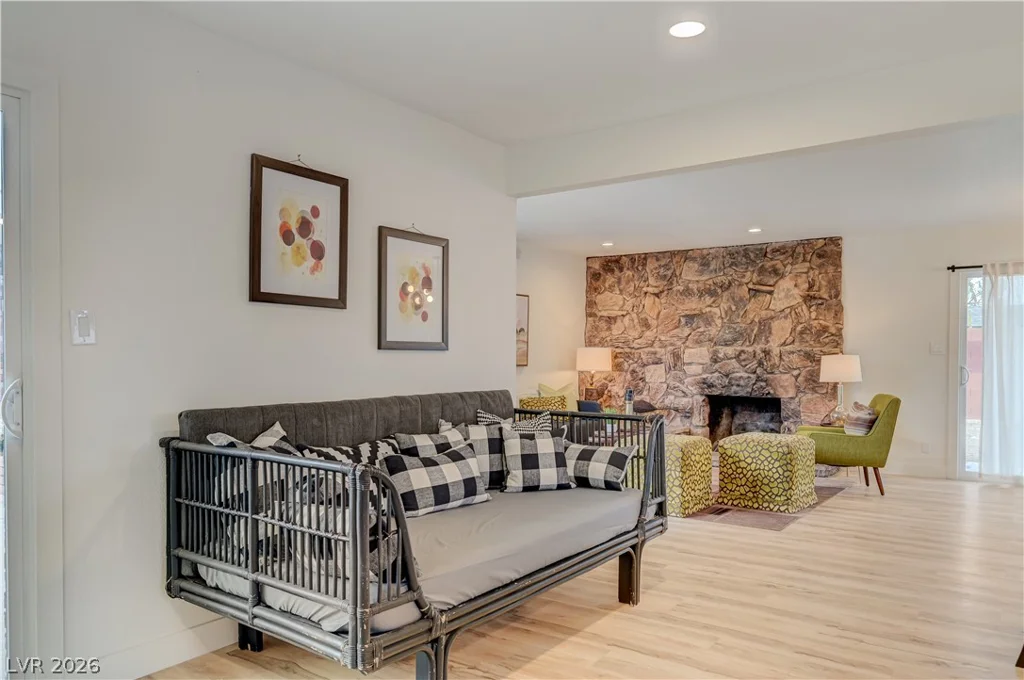 2101 Santiago, Las Vegas, NV 89104