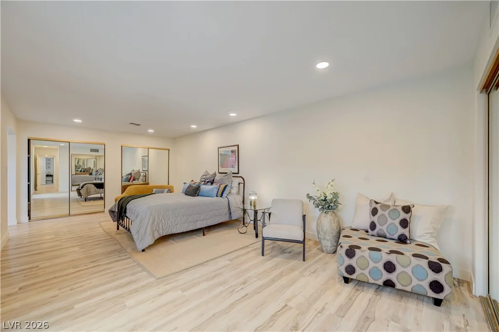 2101 Santiago, Las Vegas, NV 89104