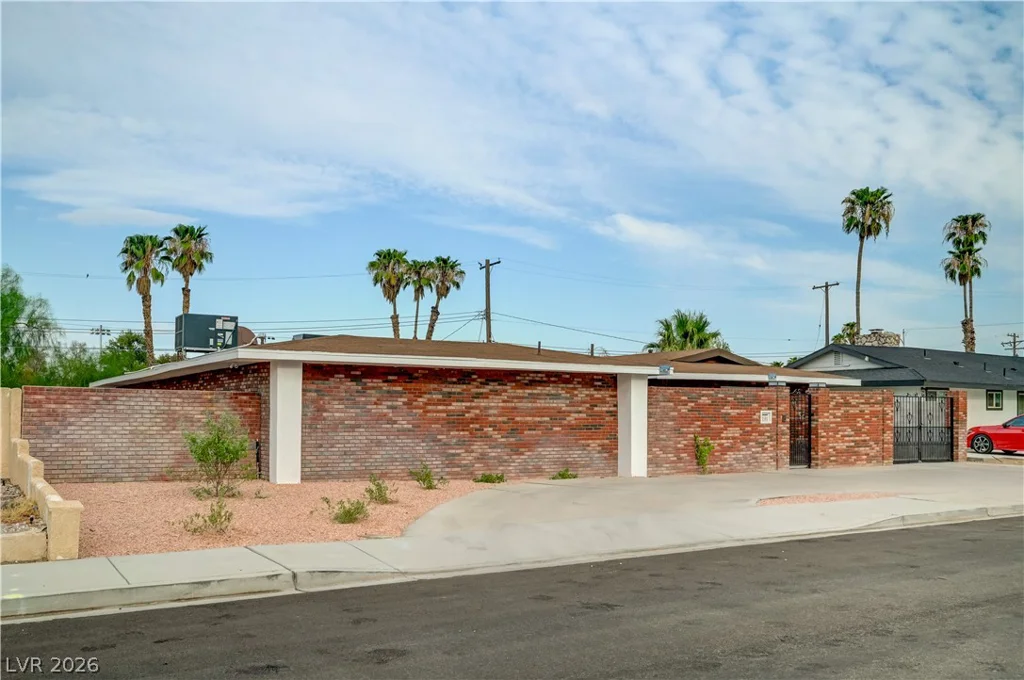 2101 Santiago, Las Vegas, NV 89104
