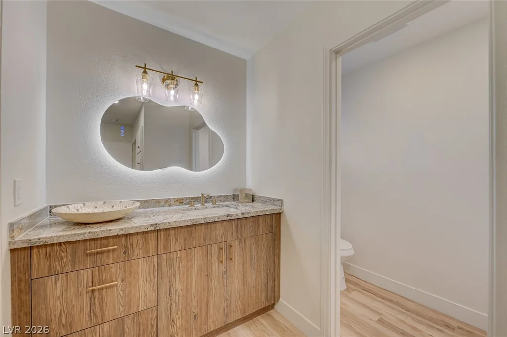 2101 Santiago, Las Vegas, NV 89104