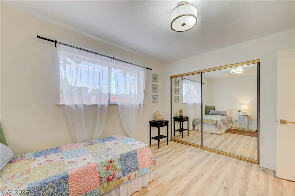 2101 Santiago, Las Vegas, NV 89104