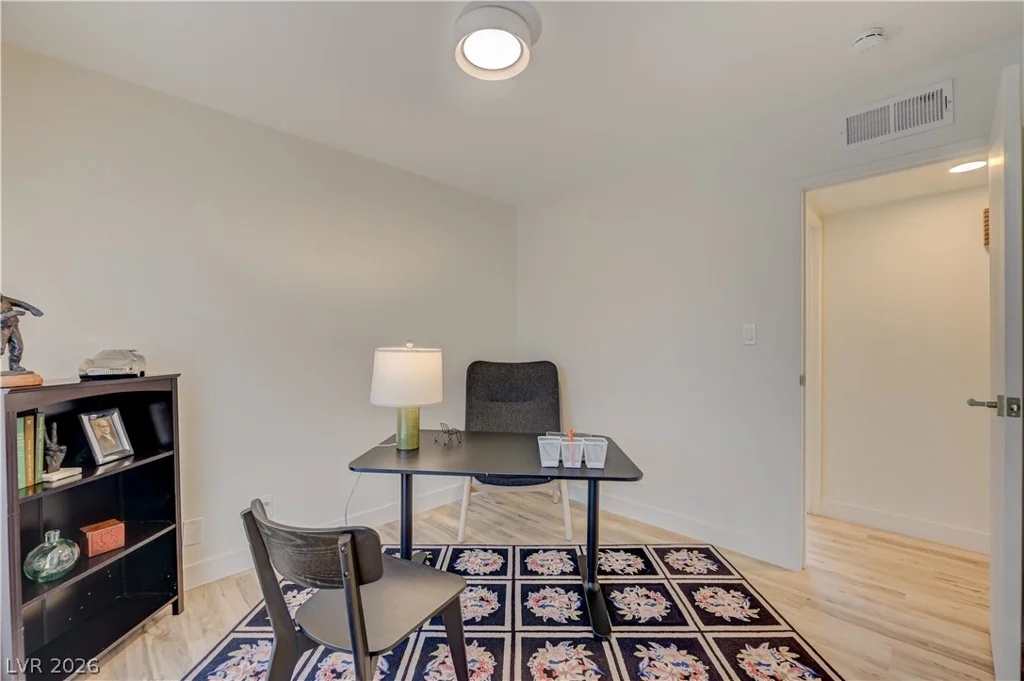 2101 Santiago, Las Vegas, NV 89104