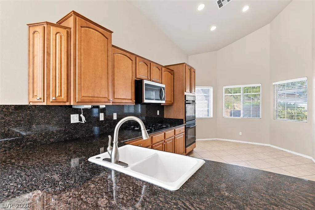 8160 Hodgson Mill, Las Vegas, NV 89131