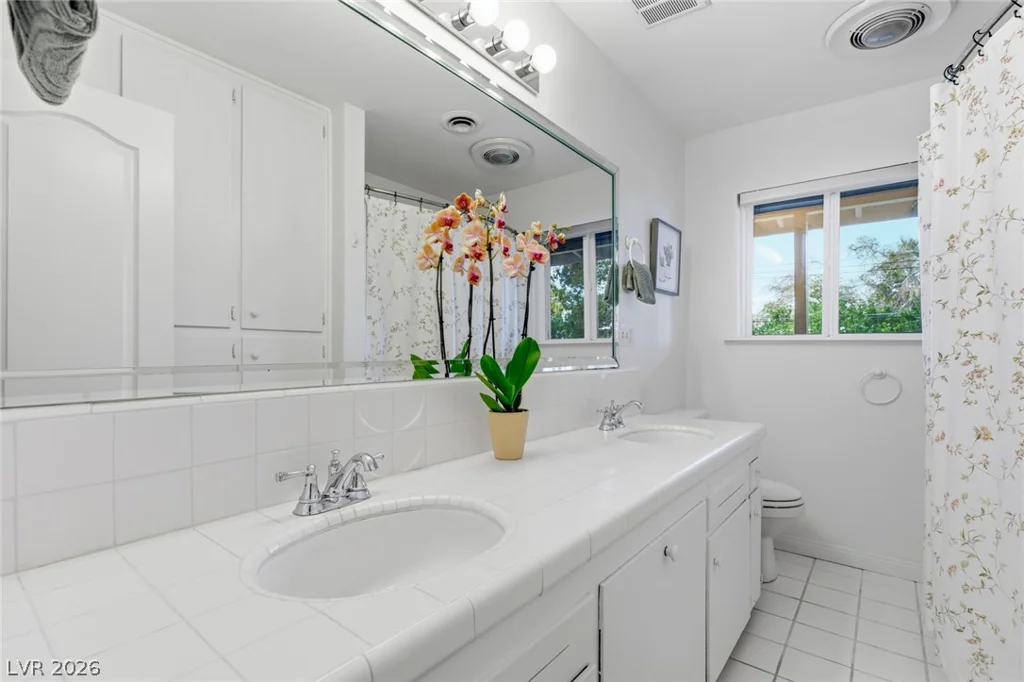 1594 Ottawa, Las Vegas, NV 89169