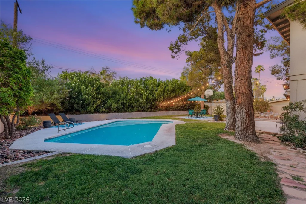 1594 Ottawa, Las Vegas, NV 89169