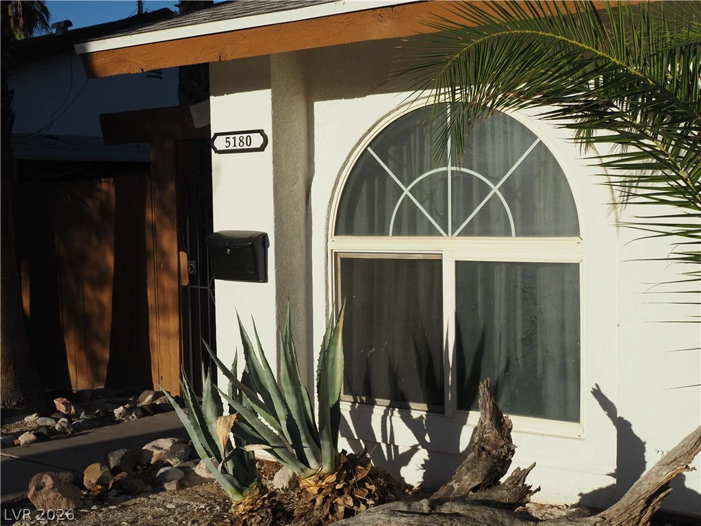 5180 Burnham, Las Vegas, NV 89119