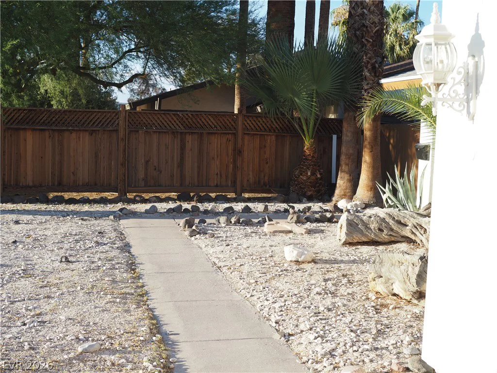 5180 Burnham, Las Vegas, NV 89119