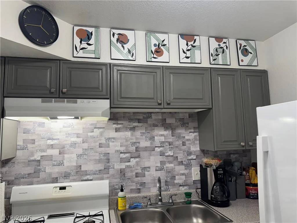 3982 Voxna, Las Vegas, NV 89119