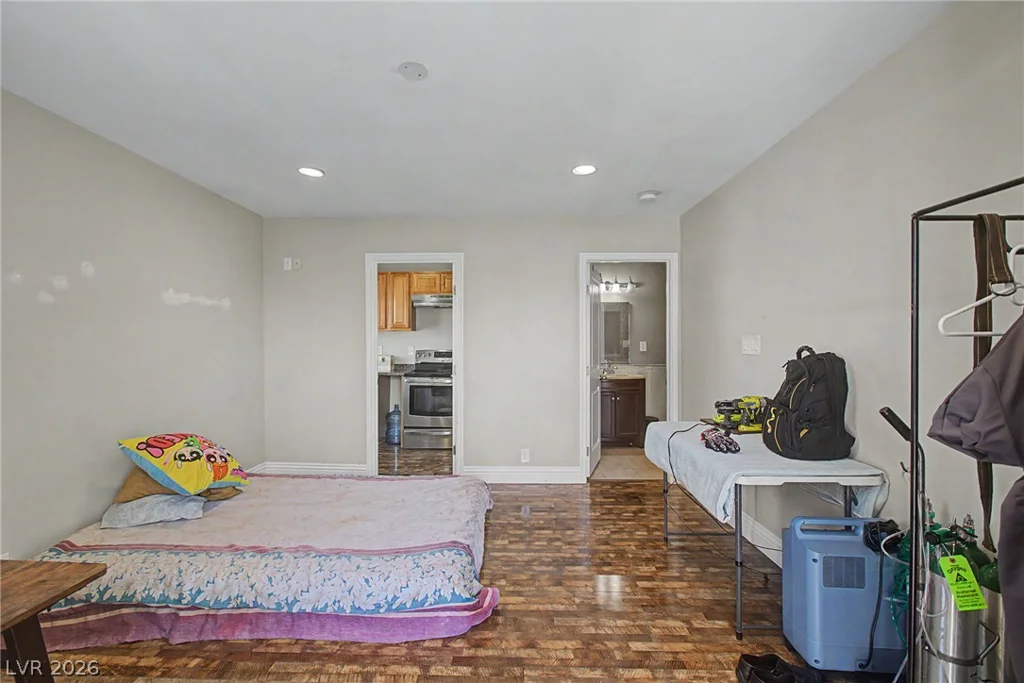 713 Vincent, Las Vegas, NV 89145