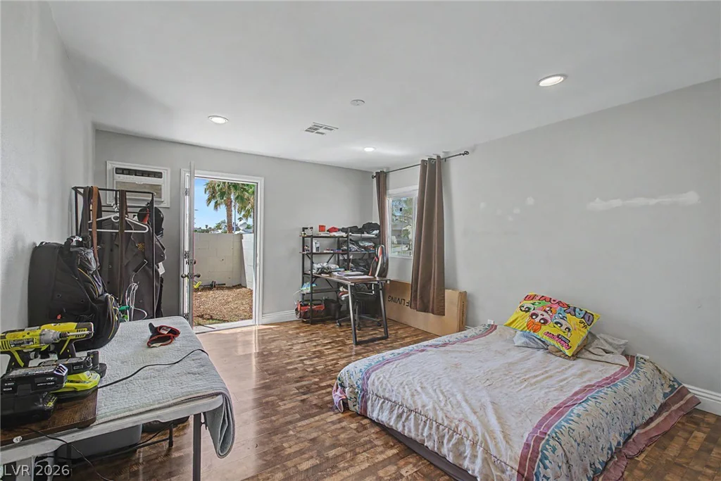 713 Vincent, Las Vegas, NV 89145